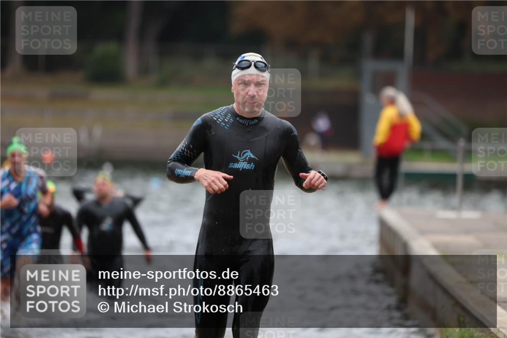 14.09.2025 - Stadtparktriathlon Michael Strokosch http://msf.ph/oto/8865463 14.09.2025 09:03:51 Schwimmen 379, 383, 391, 406, 421 meine-sportfotos.de