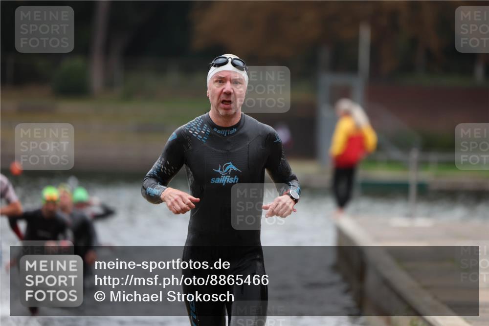 14.09.2025 - Stadtparktriathlon Michael Strokosch http://msf.ph/oto/8865466 14.09.2025 09:03:51 Schwimmen 379, 383, 391, 406, 421 meine-sportfotos.de