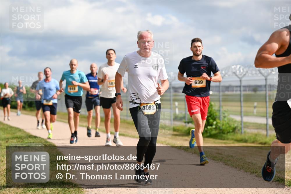 14.09.2025 - Airport Race Dr. Thomas Lammeyer http://msf.ph/oto/8865467 14.09.2025 12:05:54 Laufen 183, 4098, 639 meine-sportfotos.de