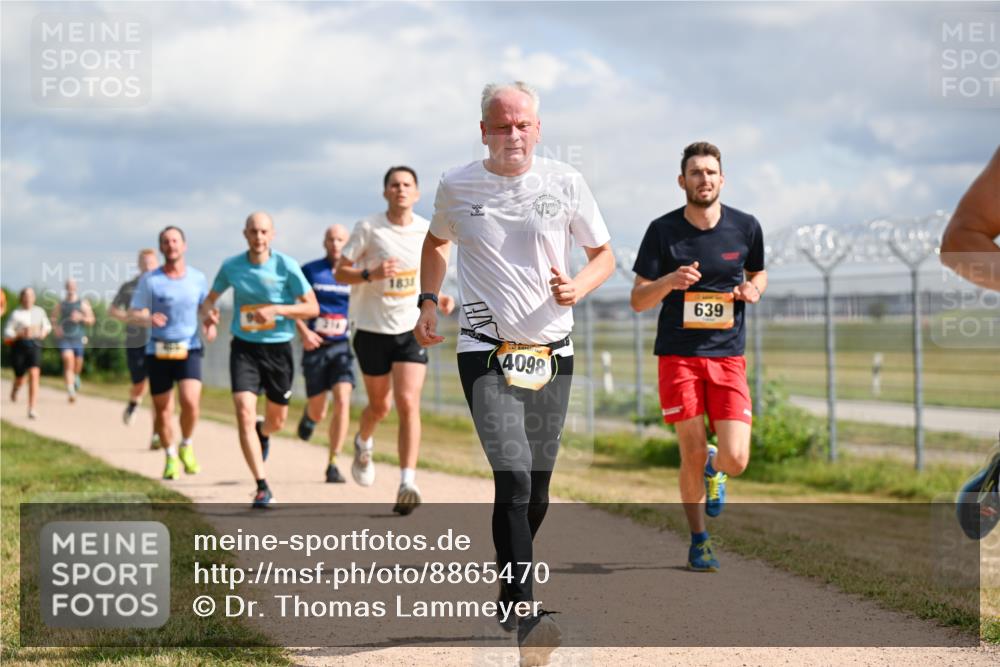 14.09.2025 - Airport Race Dr. Thomas Lammeyer http://msf.ph/oto/8865470 14.09.2025 12:05:55 Laufen 1831, 4098, 639 meine-sportfotos.de