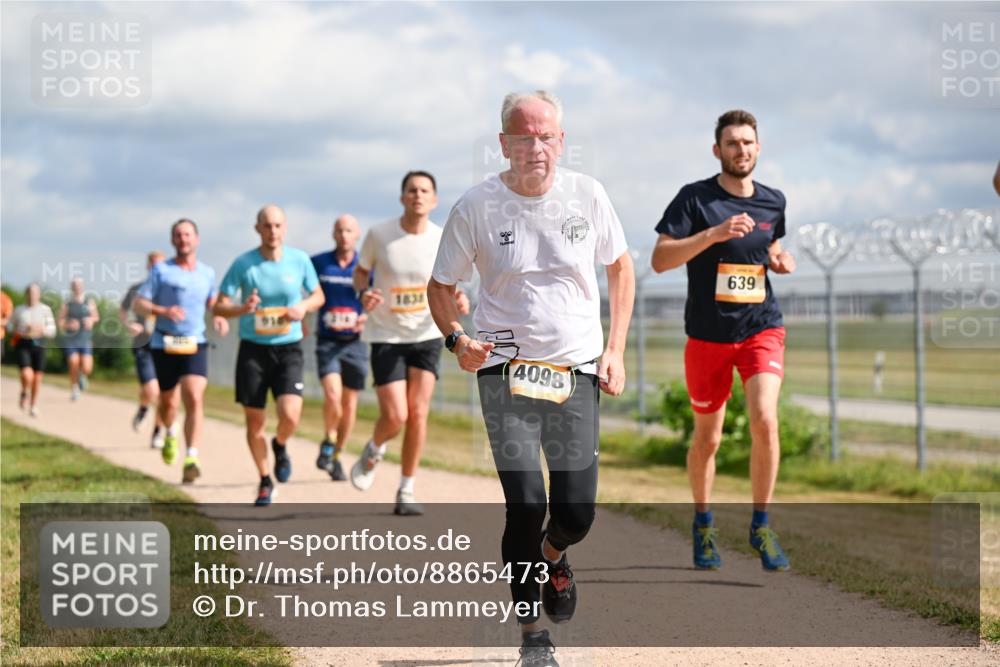 14.09.2025 - Airport Race Dr. Thomas Lammeyer http://msf.ph/oto/8865473 14.09.2025 12:05:55 Laufen 1835, 4098, 639 meine-sportfotos.de