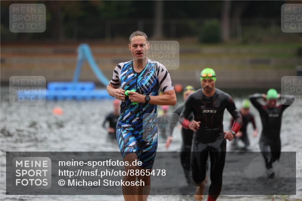 14.09.2025 - Stadtparktriathlon Michael Strokosch http://msf.ph/oto/8865478 14.09.2025 09:03:55 Schwimmen 379, 383, 391, 406, 421 meine-sportfotos.de