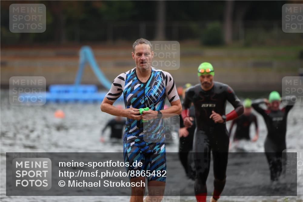 14.09.2025 - Stadtparktriathlon Michael Strokosch http://msf.ph/oto/8865482 14.09.2025 09:03:55 Schwimmen 379, 383, 391, 406, 421 meine-sportfotos.de