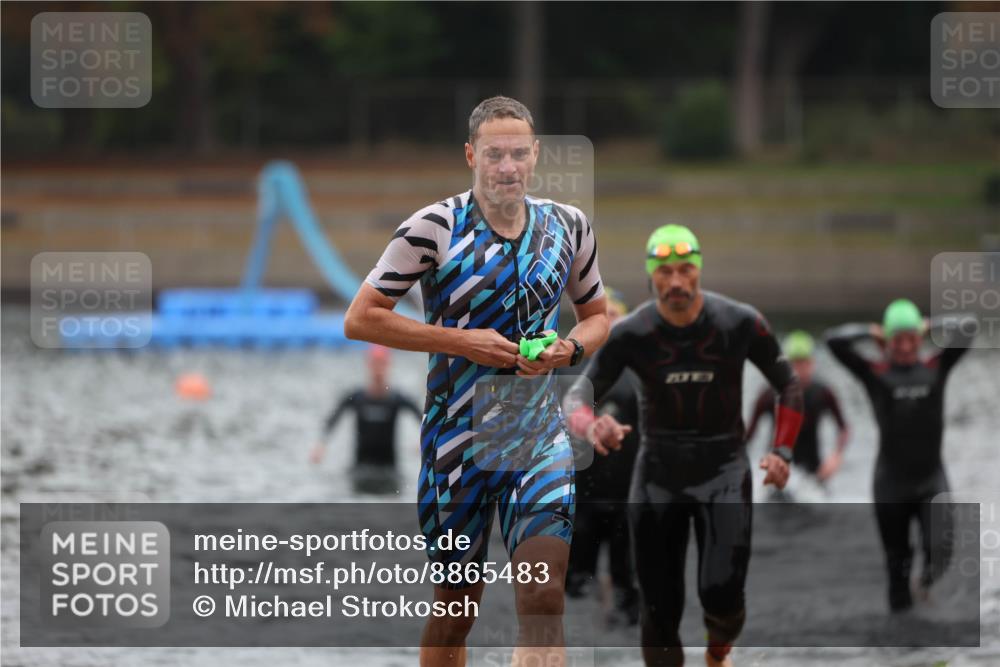 14.09.2025 - Stadtparktriathlon Michael Strokosch http://msf.ph/oto/8865483 14.09.2025 09:03:55 Schwimmen 379, 383, 391, 406, 421 meine-sportfotos.de