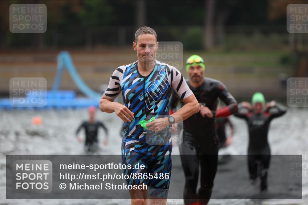 14.09.2025 - Stadtparktriathlon Michael Strokosch http://msf.ph/oto/8865486 14.09.2025 09:03:56 Schwimmen 379, 383, 391, 406, 421 meine-sportfotos.de