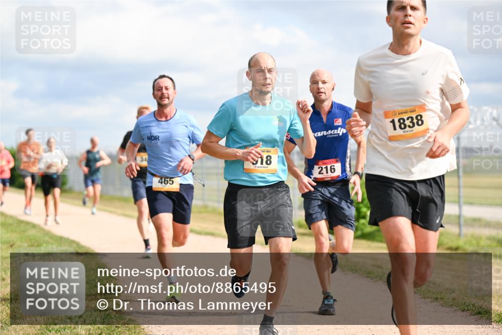 14.09.2025 - Airport Race Dr. Thomas Lammeyer http://msf.ph/oto/8865495 14.09.2025 12:05:57 Laufen 465, 1838, 18, 216 meine-sportfotos.de
