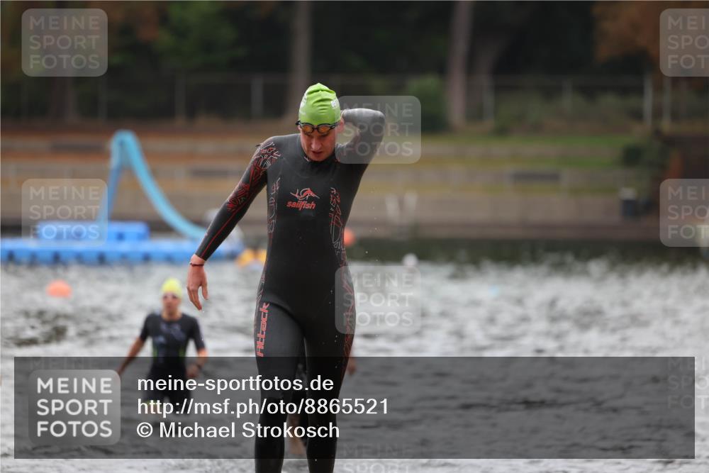 14.09.2025 - Stadtparktriathlon Michael Strokosch http://msf.ph/oto/8865521 14.09.2025 09:04:07 Schwimmen 379, 395, 398, 399, 420, 421, 423 meine-sportfotos.de