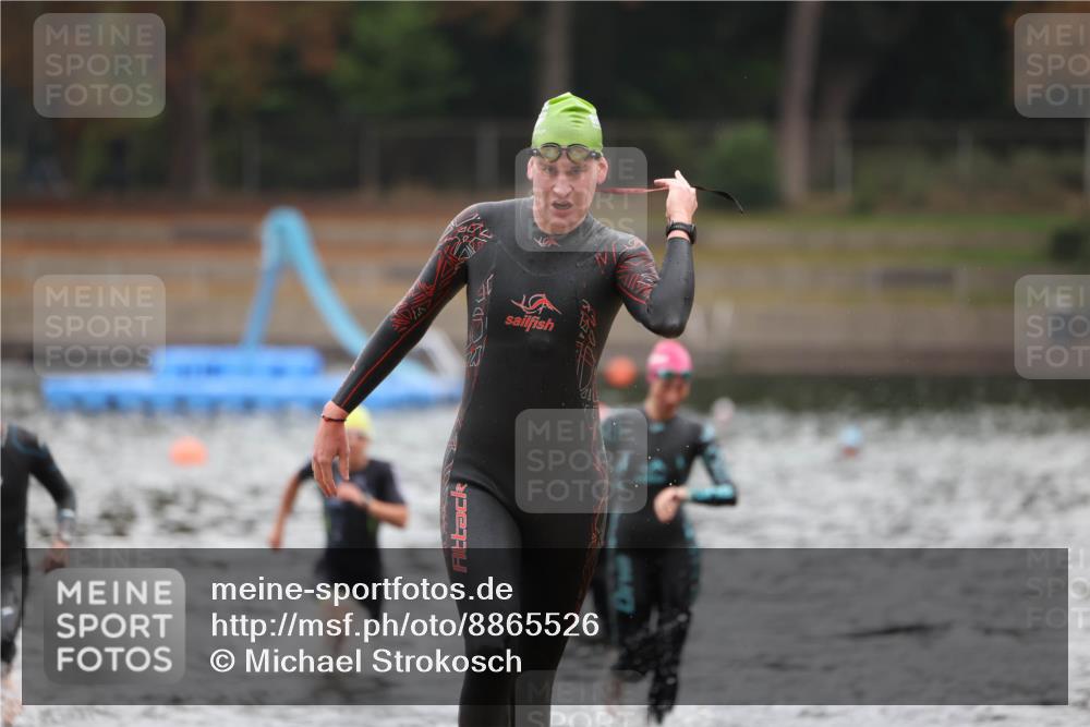 14.09.2025 - Stadtparktriathlon Michael Strokosch http://msf.ph/oto/8865526 14.09.2025 09:04:08 Schwimmen 395, 398, 399, 420, 423 meine-sportfotos.de