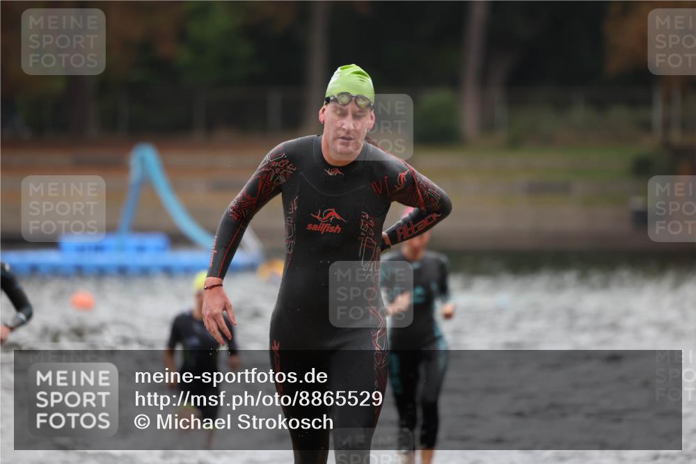 14.09.2025 - Stadtparktriathlon Michael Strokosch http://msf.ph/oto/8865529 14.09.2025 09:04:09 Schwimmen 395, 398, 399, 420, 423 meine-sportfotos.de