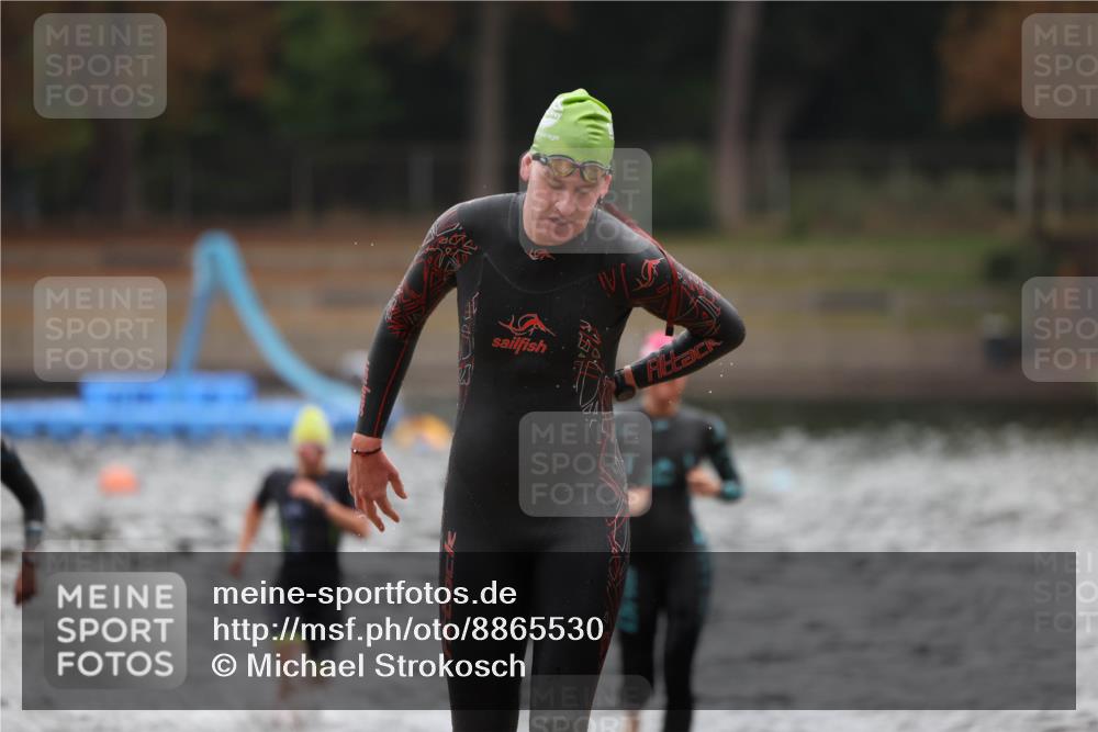 14.09.2025 - Stadtparktriathlon Michael Strokosch http://msf.ph/oto/8865530 14.09.2025 09:04:09 Schwimmen 395, 398, 399, 420, 423 meine-sportfotos.de