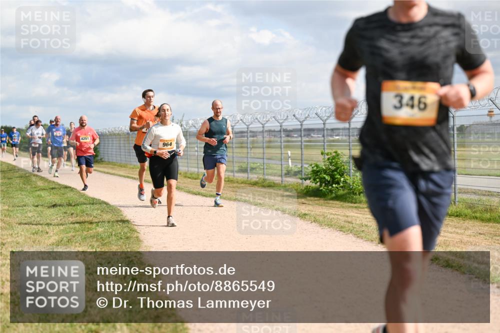 14.09.2025 - Airport Race Dr. Thomas Lammeyer http://msf.ph/oto/8865549 14.09.2025 12:06:01 Laufen 234, 4251, 964, 346 meine-sportfotos.de