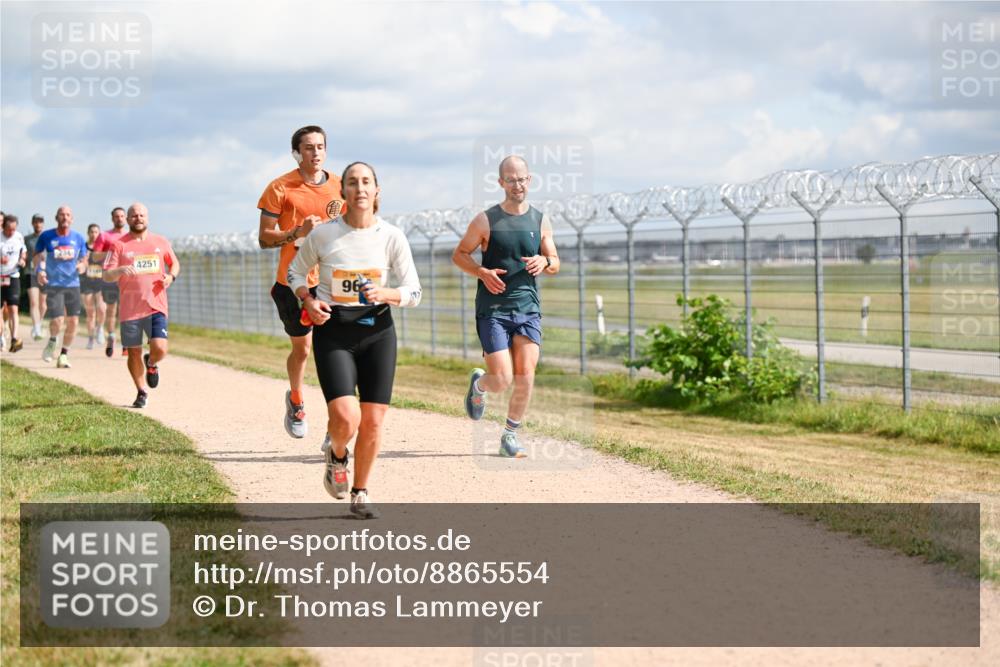 14.09.2025 - Airport Race Dr. Thomas Lammeyer http://msf.ph/oto/8865554 14.09.2025 12:06:01 Laufen 234, 4251, 96 meine-sportfotos.de