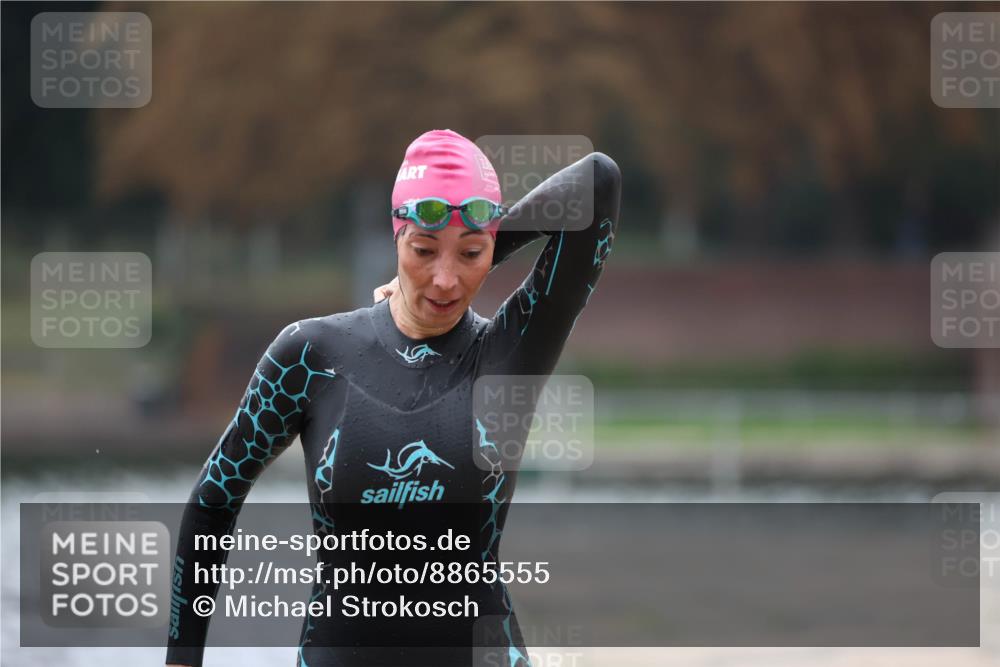 14.09.2025 - Stadtparktriathlon Michael Strokosch http://msf.ph/oto/8865555 14.09.2025 09:04:15 Schwimmen 395, 398, 399, 420, 423 meine-sportfotos.de
