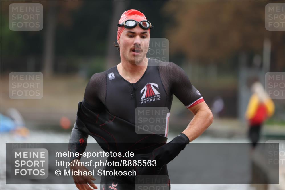 14.09.2025 - Stadtparktriathlon Michael Strokosch http://msf.ph/oto/8865563 14.09.2025 09:04:19 Schwimmen 395, 399 meine-sportfotos.de