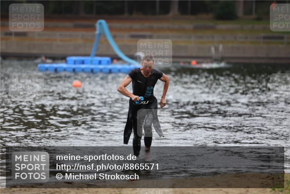 14.09.2025 - Stadtparktriathlon Michael Strokosch http://msf.ph/oto/8865571 14.09.2025 09:04:53 Schwimmen 432 meine-sportfotos.de
