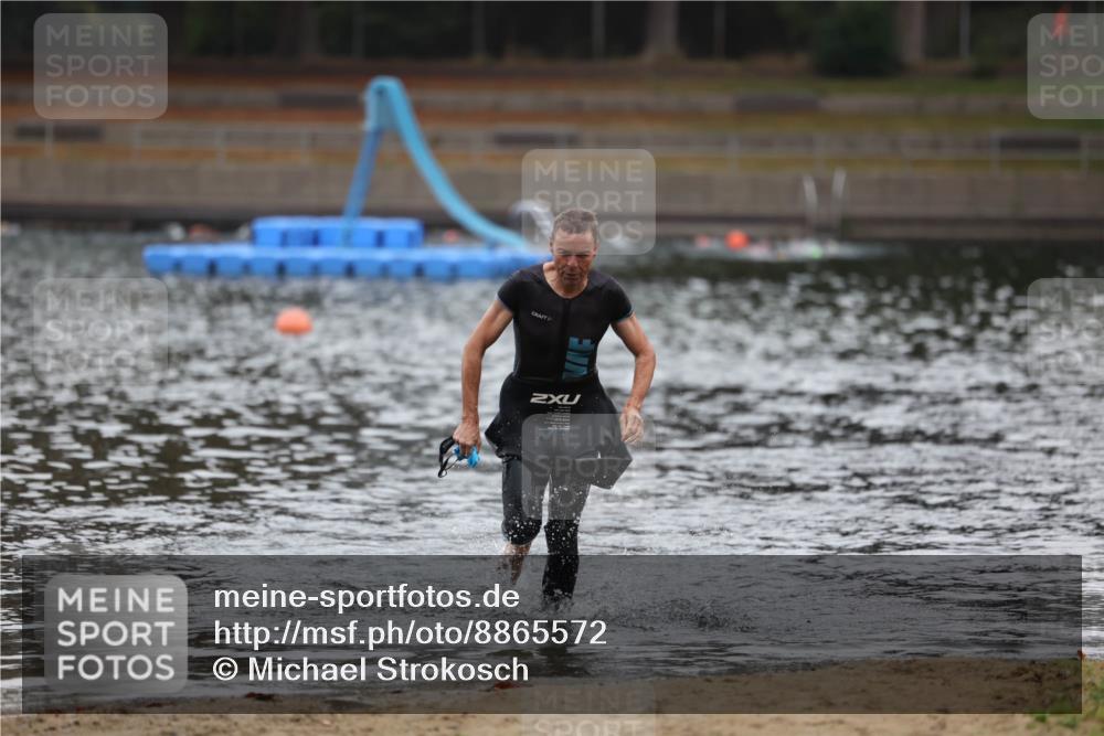 14.09.2025 - Stadtparktriathlon Michael Strokosch http://msf.ph/oto/8865572 14.09.2025 09:04:53 Schwimmen 432 meine-sportfotos.de