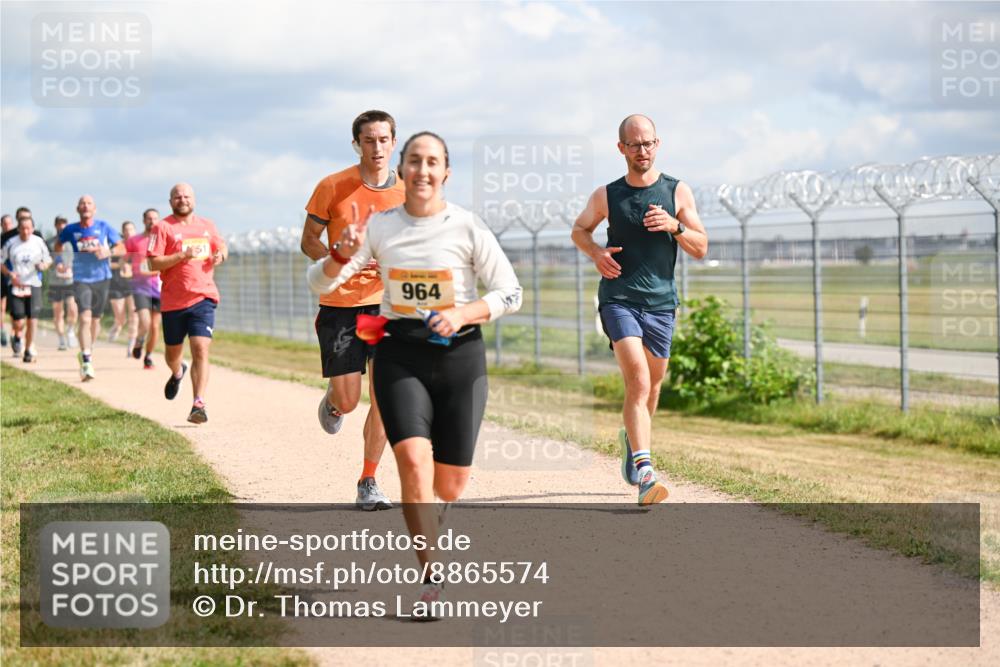 14.09.2025 - Airport Race Dr. Thomas Lammeyer http://msf.ph/oto/8865574 14.09.2025 12:06:02 Laufen 964 meine-sportfotos.de