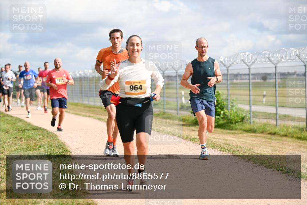 14.09.2025 - Airport Race Dr. Thomas Lammeyer http://msf.ph/oto/8865577 14.09.2025 12:06:02 Laufen 425, 964 meine-sportfotos.de