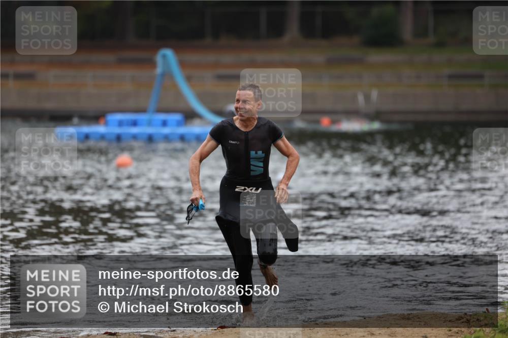 14.09.2025 - Stadtparktriathlon Michael Strokosch http://msf.ph/oto/8865580 14.09.2025 09:04:55 Schwimmen 432 meine-sportfotos.de
