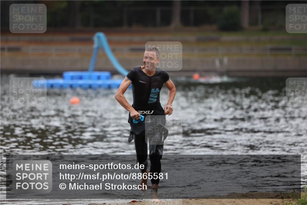 14.09.2025 - Stadtparktriathlon Michael Strokosch http://msf.ph/oto/8865581 14.09.2025 09:04:55 Schwimmen 432 meine-sportfotos.de