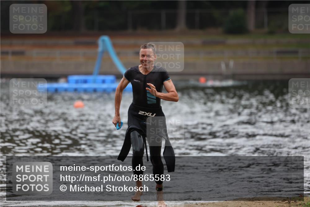 14.09.2025 - Stadtparktriathlon Michael Strokosch http://msf.ph/oto/8865583 14.09.2025 09:04:55 Schwimmen 432 meine-sportfotos.de