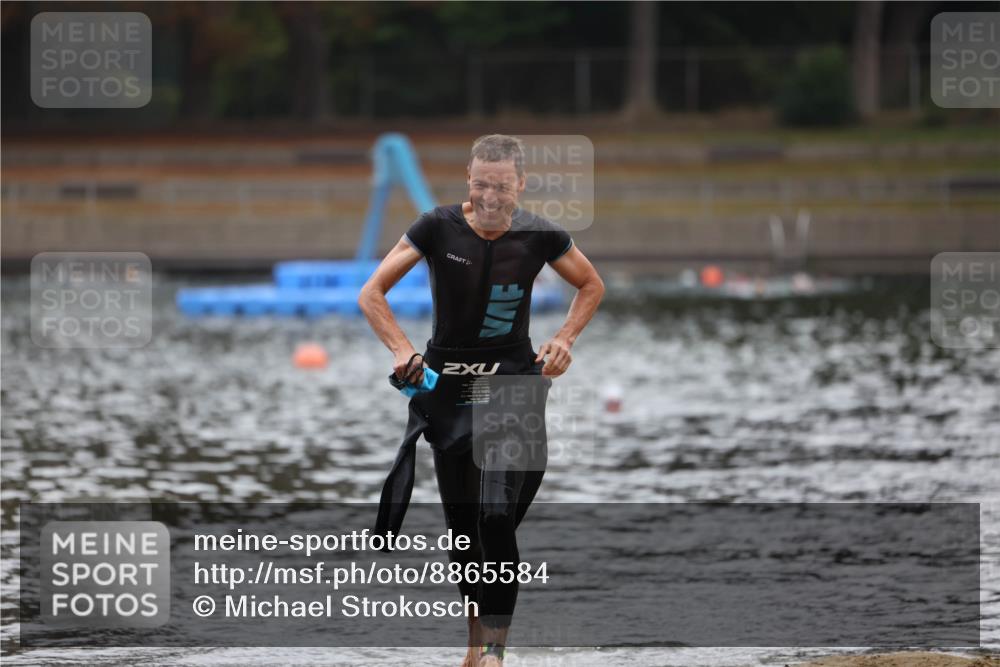 14.09.2025 - Stadtparktriathlon Michael Strokosch http://msf.ph/oto/8865584 14.09.2025 09:04:55 Schwimmen 432 meine-sportfotos.de