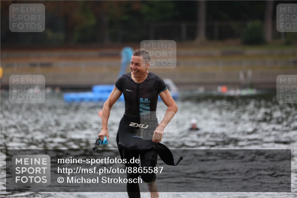 14.09.2025 - Stadtparktriathlon Michael Strokosch http://msf.ph/oto/8865587 14.09.2025 09:04:56 Schwimmen 432 meine-sportfotos.de