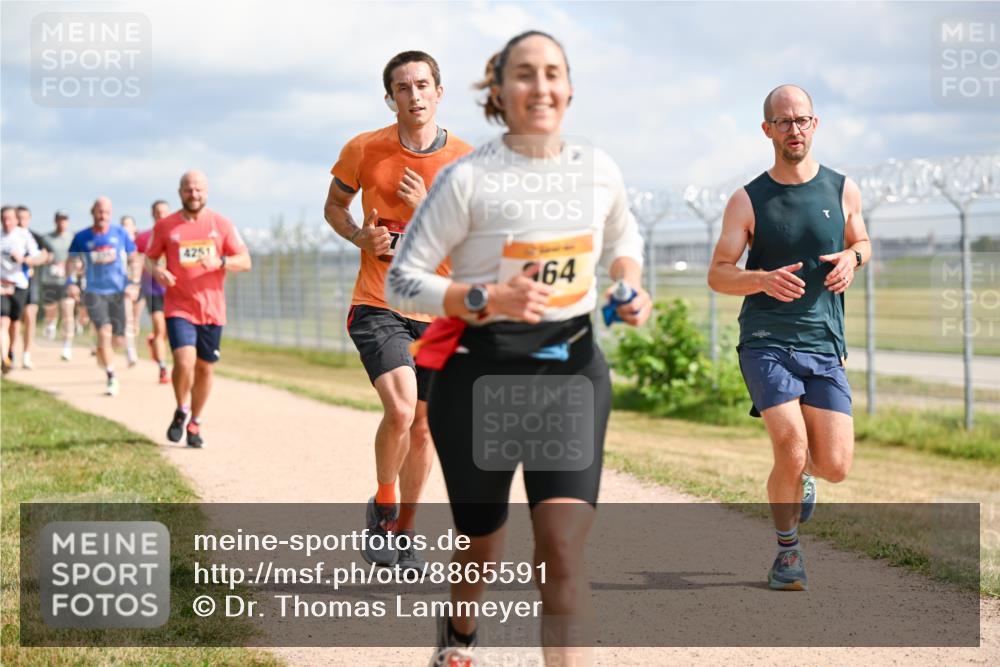 14.09.2025 - Airport Race Dr. Thomas Lammeyer http://msf.ph/oto/8865591 14.09.2025 12:06:03 Laufen 4251, 464 meine-sportfotos.de