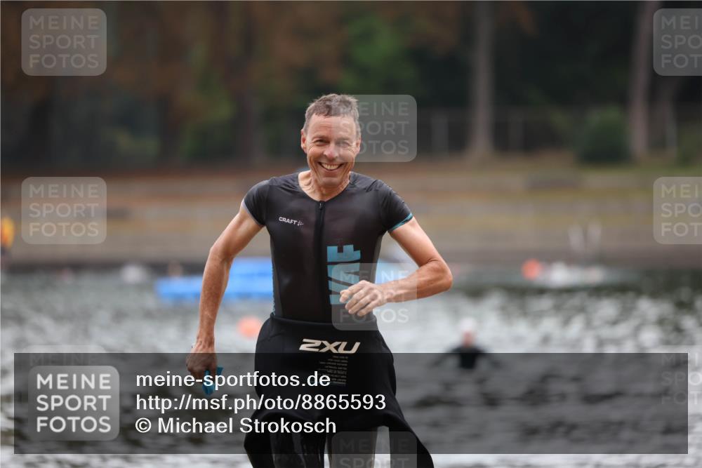 14.09.2025 - Stadtparktriathlon Michael Strokosch http://msf.ph/oto/8865593 14.09.2025 09:04:57 Schwimmen 432 meine-sportfotos.de