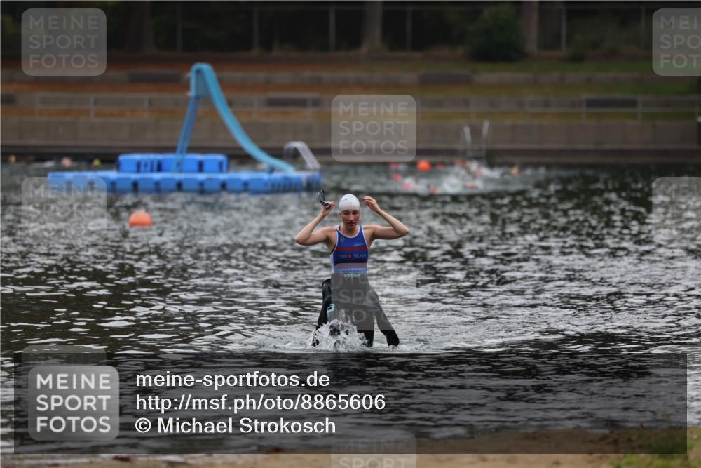 14.09.2025 - Stadtparktriathlon Michael Strokosch http://msf.ph/oto/8865606 14.09.2025 09:05:14 Schwimmen 415 meine-sportfotos.de