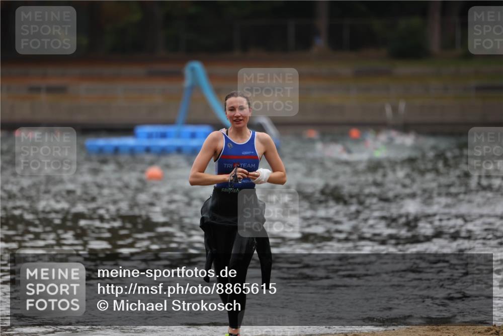 14.09.2025 - Stadtparktriathlon Michael Strokosch http://msf.ph/oto/8865615 14.09.2025 09:05:20 Schwimmen 415 meine-sportfotos.de