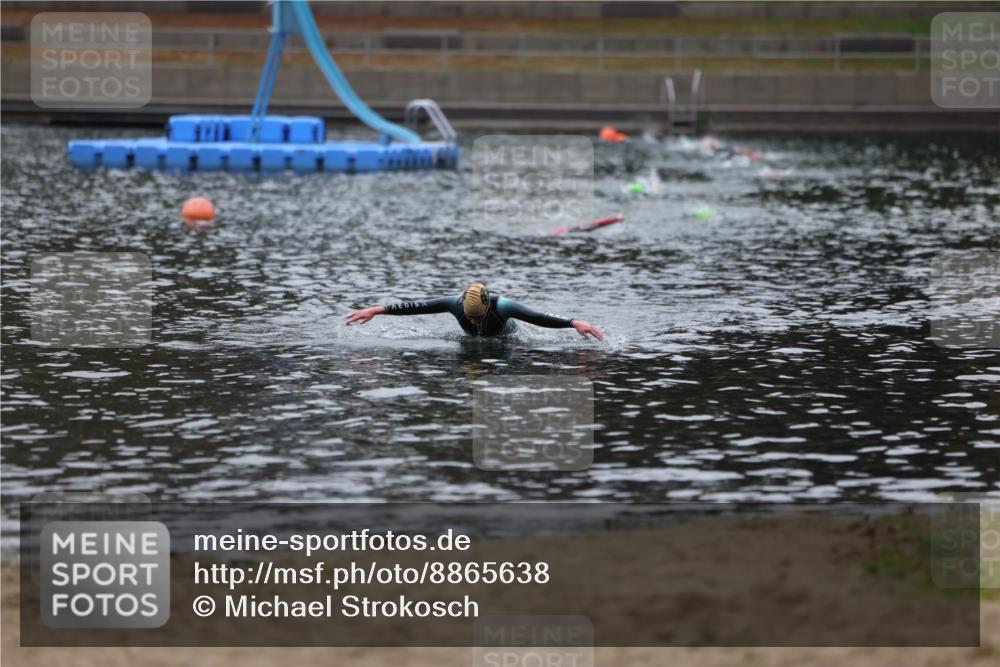 14.09.2025 - Stadtparktriathlon Michael Strokosch http://msf.ph/oto/8865638 14.09.2025 09:10:20 Schwimmen 473 meine-sportfotos.de