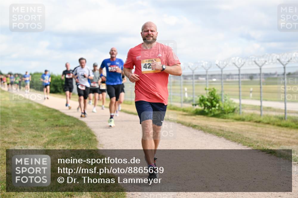 14.09.2025 - Airport Race Dr. Thomas Lammeyer http://msf.ph/oto/8865639 14.09.2025 12:06:06 Laufen 42 meine-sportfotos.de