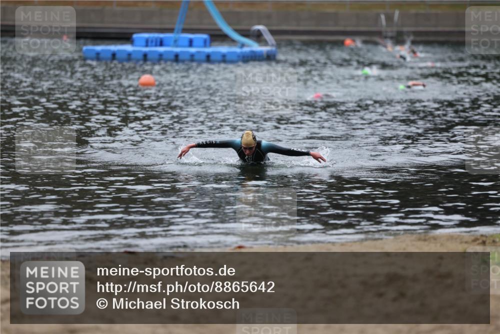14.09.2025 - Stadtparktriathlon Michael Strokosch http://msf.ph/oto/8865642 14.09.2025 09:10:23 Schwimmen 473 meine-sportfotos.de