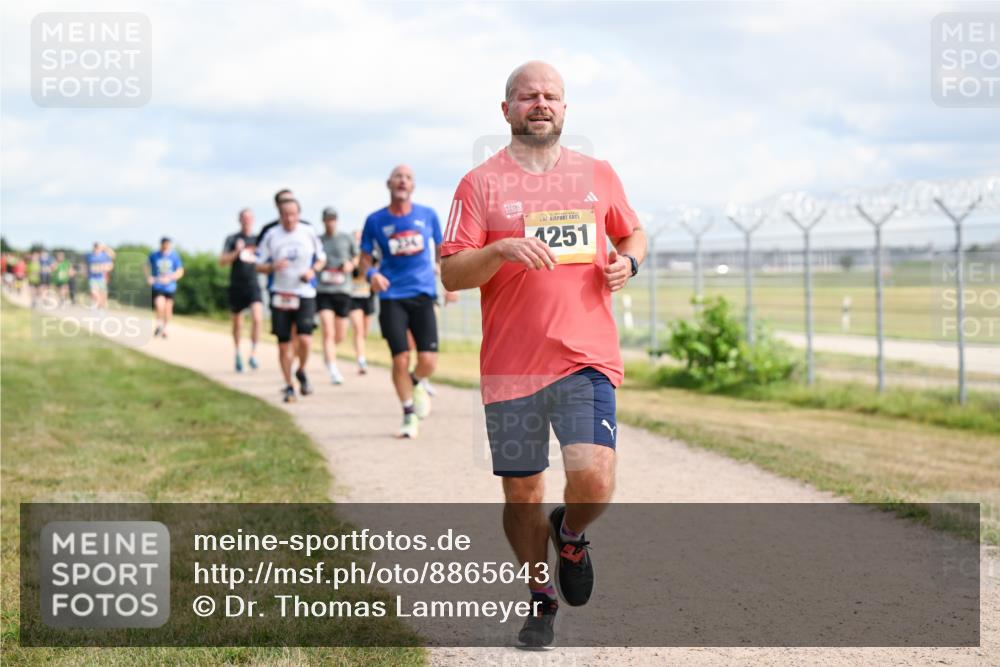 14.09.2025 - Airport Race Dr. Thomas Lammeyer http://msf.ph/oto/8865643 14.09.2025 12:06:06 Laufen 1251 meine-sportfotos.de