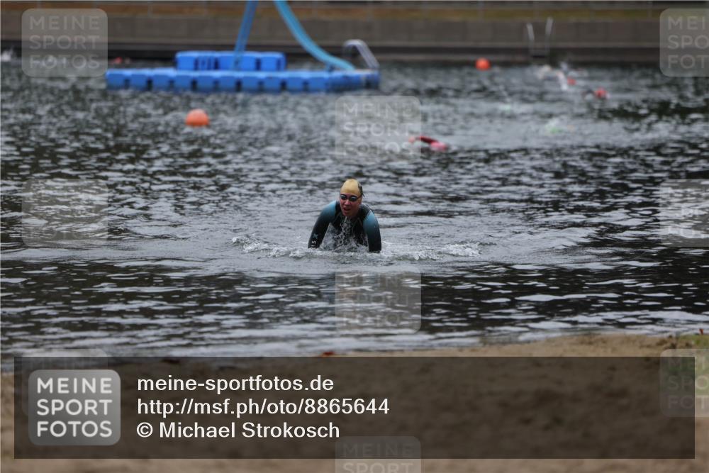 14.09.2025 - Stadtparktriathlon Michael Strokosch http://msf.ph/oto/8865644 14.09.2025 09:10:25 Schwimmen 473 meine-sportfotos.de