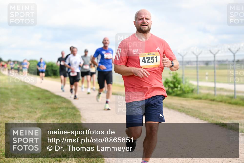14.09.2025 - Airport Race Dr. Thomas Lammeyer http://msf.ph/oto/8865651 14.09.2025 12:06:07 Laufen 4251 meine-sportfotos.de