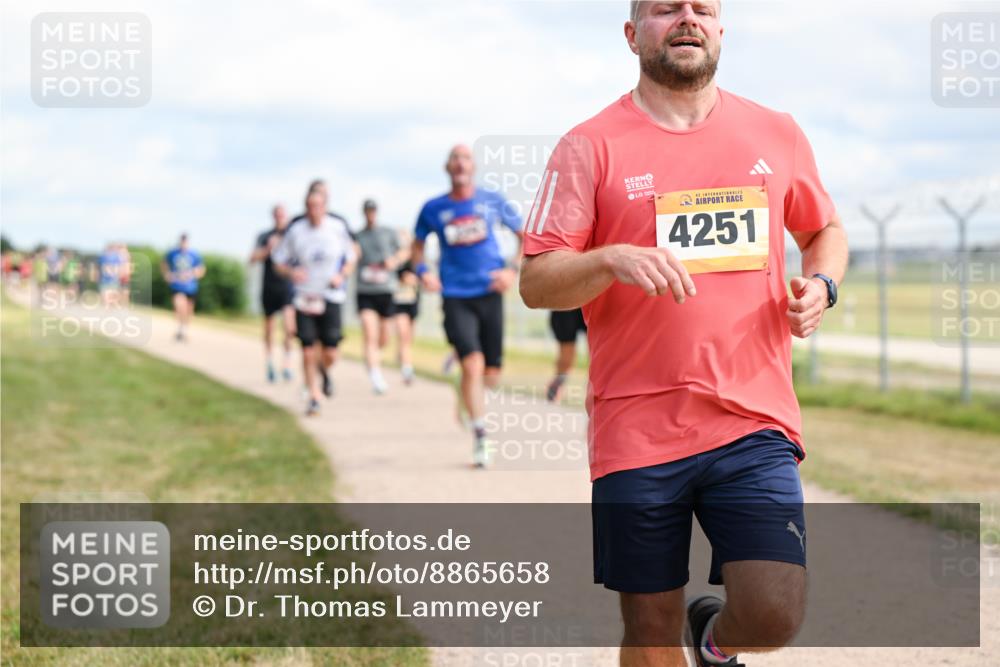 14.09.2025 - Airport Race Dr. Thomas Lammeyer http://msf.ph/oto/8865658 14.09.2025 12:06:07 Laufen 42, 4251 meine-sportfotos.de