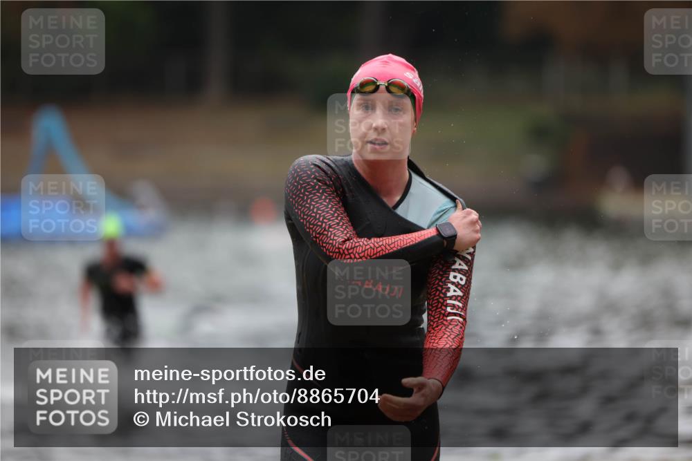 14.09.2025 - Stadtparktriathlon Michael Strokosch http://msf.ph/oto/8865704 14.09.2025 09:10:53 Schwimmen 484, 488 meine-sportfotos.de