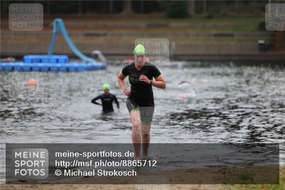 14.09.2025 - Stadtparktriathlon Michael Strokosch http://msf.ph/oto/8865712 14.09.2025 09:10:57 Schwimmen 484, 487, 488 meine-sportfotos.de
