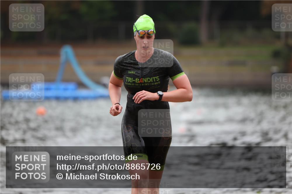 14.09.2025 - Stadtparktriathlon Michael Strokosch http://msf.ph/oto/8865726 14.09.2025 09:11:00 Schwimmen 487, 488 meine-sportfotos.de