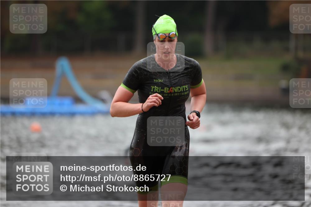 14.09.2025 - Stadtparktriathlon Michael Strokosch http://msf.ph/oto/8865727 14.09.2025 09:11:01 Schwimmen 487, 488 meine-sportfotos.de