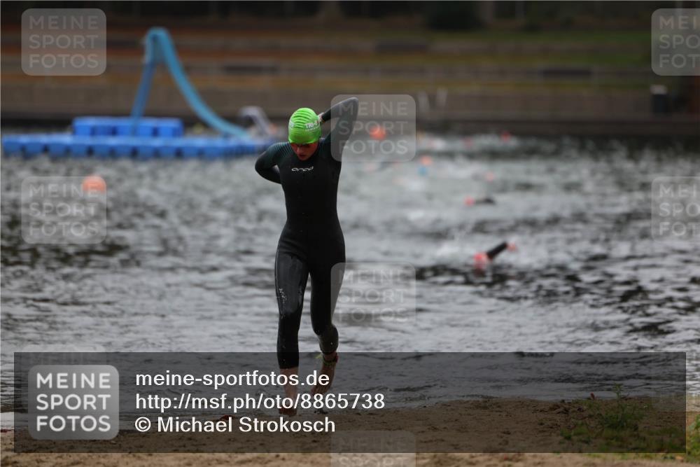 14.09.2025 - Stadtparktriathlon Michael Strokosch http://msf.ph/oto/8865738 14.09.2025 09:11:06 Schwimmen 487, 488 meine-sportfotos.de