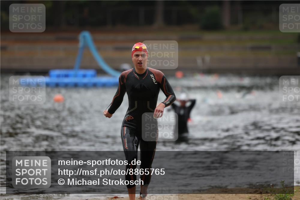 14.09.2025 - Stadtparktriathlon Michael Strokosch http://msf.ph/oto/8865765 14.09.2025 09:11:21 Schwimmen 457, 466 meine-sportfotos.de