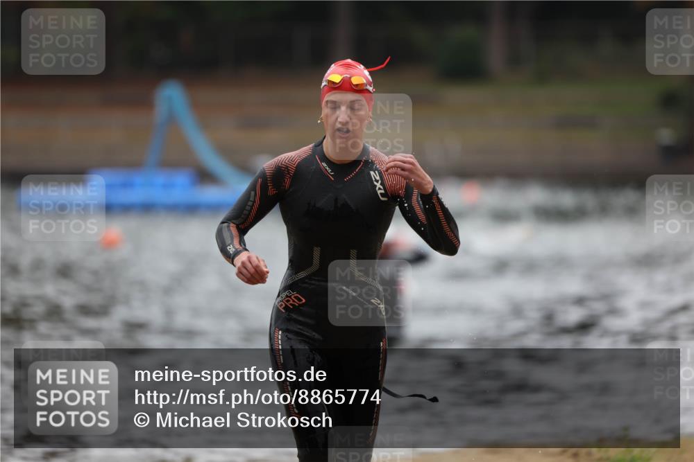 14.09.2025 - Stadtparktriathlon Michael Strokosch http://msf.ph/oto/8865774 14.09.2025 09:11:22 Schwimmen 457, 466 meine-sportfotos.de