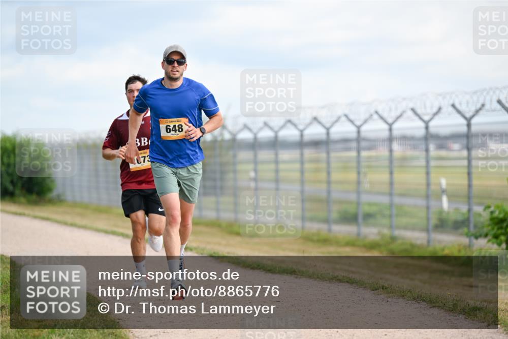 14.09.2025 - Airport Race Dr. Thomas Lammeyer http://msf.ph/oto/8865776 14.09.2025 12:06:16 Laufen 673, 648 meine-sportfotos.de