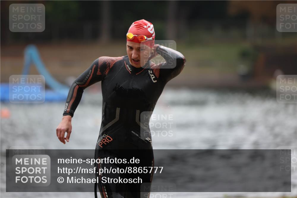 14.09.2025 - Stadtparktriathlon Michael Strokosch http://msf.ph/oto/8865777 14.09.2025 09:11:23 Schwimmen 457, 466 meine-sportfotos.de