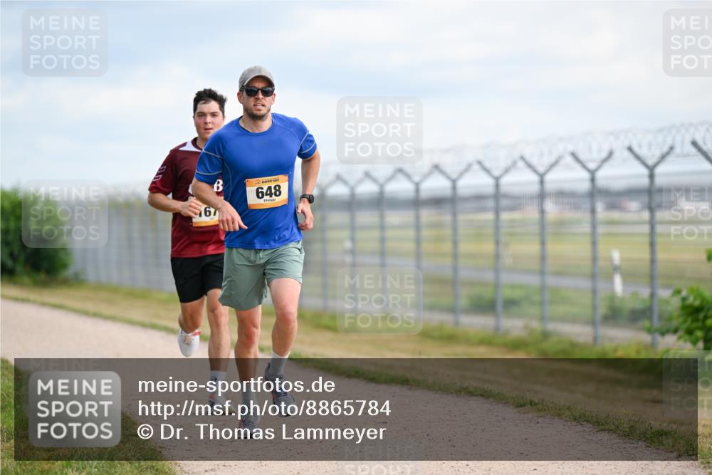 14.09.2025 - Airport Race Dr. Thomas Lammeyer http://msf.ph/oto/8865784 14.09.2025 12:06:16 Laufen 67, 648 meine-sportfotos.de