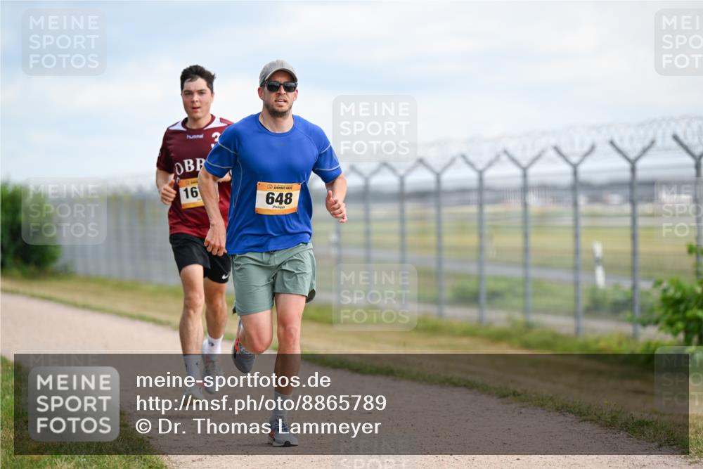 14.09.2025 - Airport Race Dr. Thomas Lammeyer http://msf.ph/oto/8865789 14.09.2025 12:06:17 Laufen 16, 648 meine-sportfotos.de