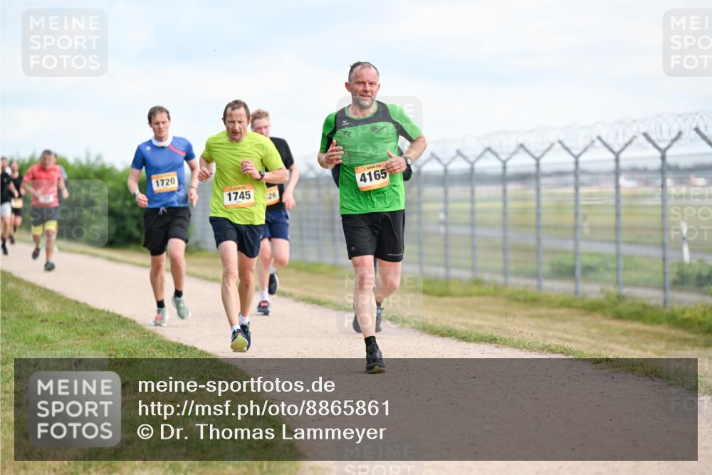 14.09.2025 - Airport Race Dr. Thomas Lammeyer http://msf.ph/oto/8865861 14.09.2025 12:06:23 Laufen 1720, 1745, 26, 4165 meine-sportfotos.de